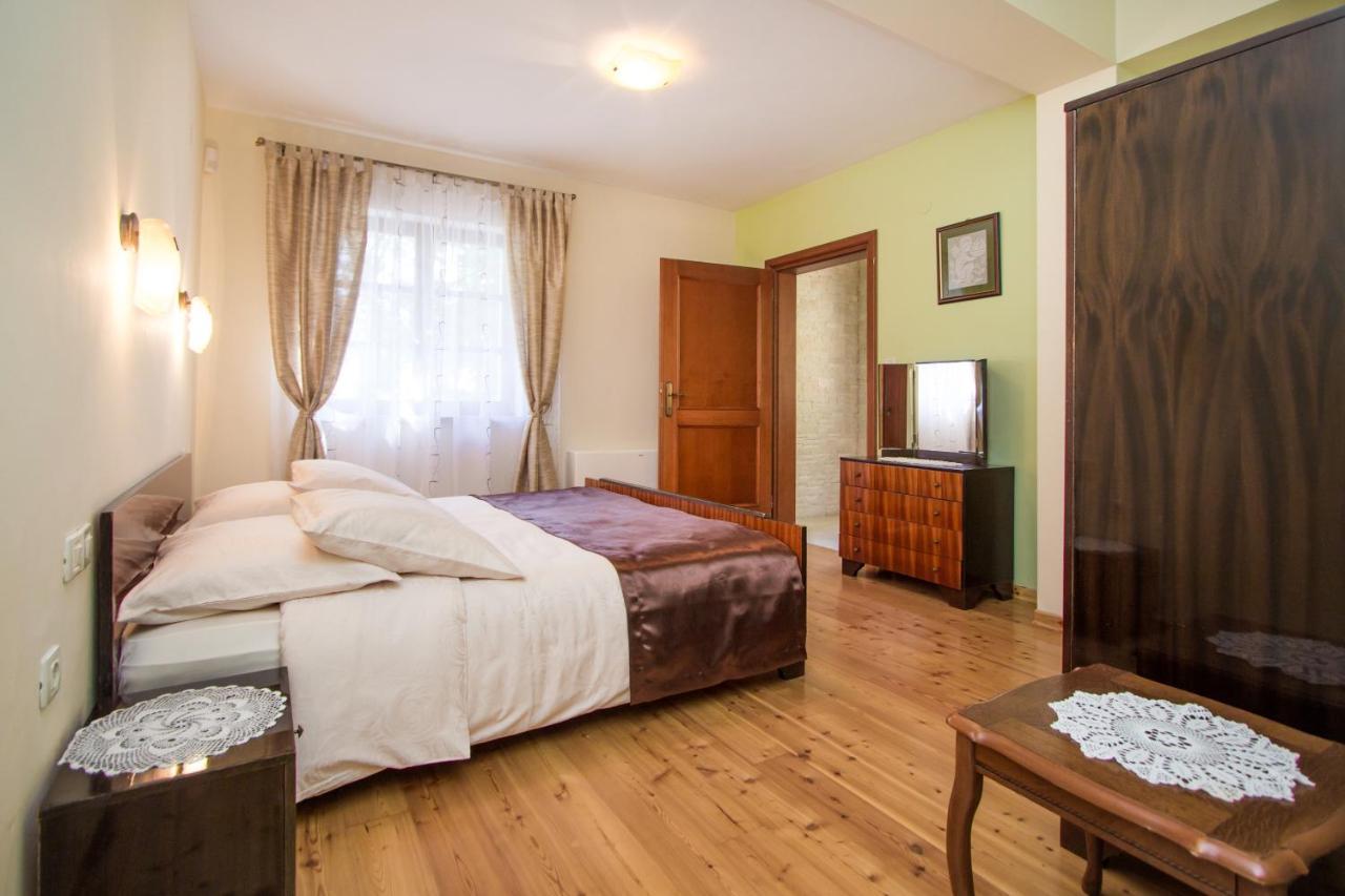 Villa Kringa Tinjan Buitenkant foto