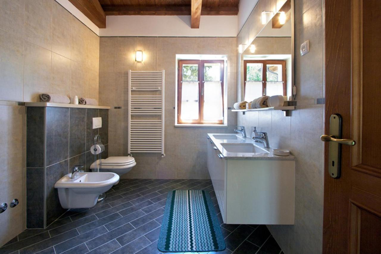 Villa Kringa Tinjan Buitenkant foto