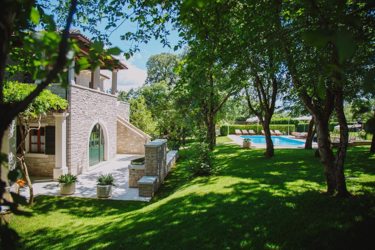 Villa Kringa Tinjan Buitenkant foto