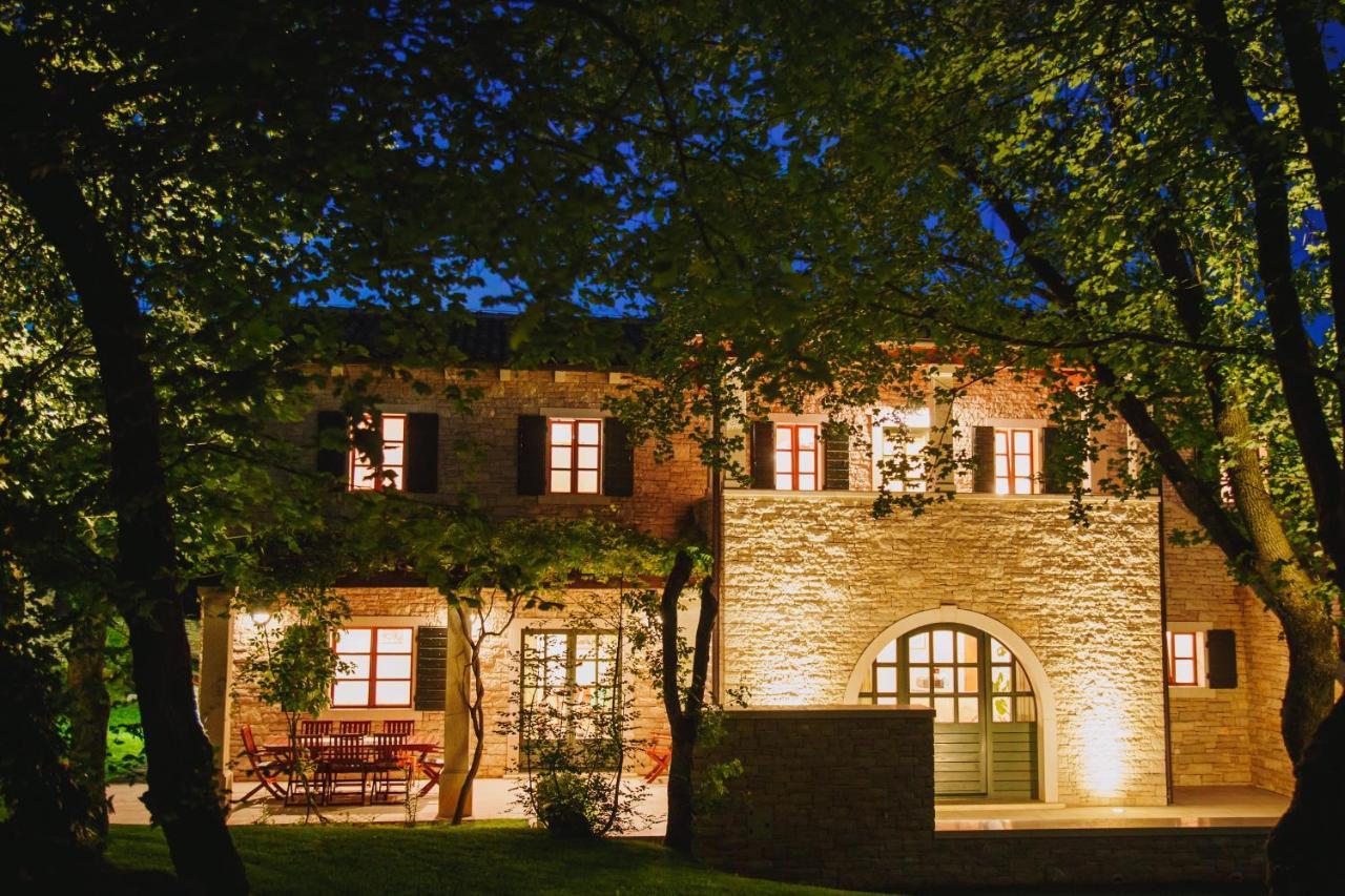Villa Kringa Tinjan Buitenkant foto