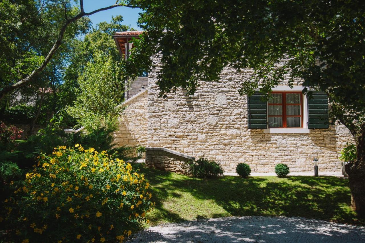 Villa Kringa Tinjan Buitenkant foto