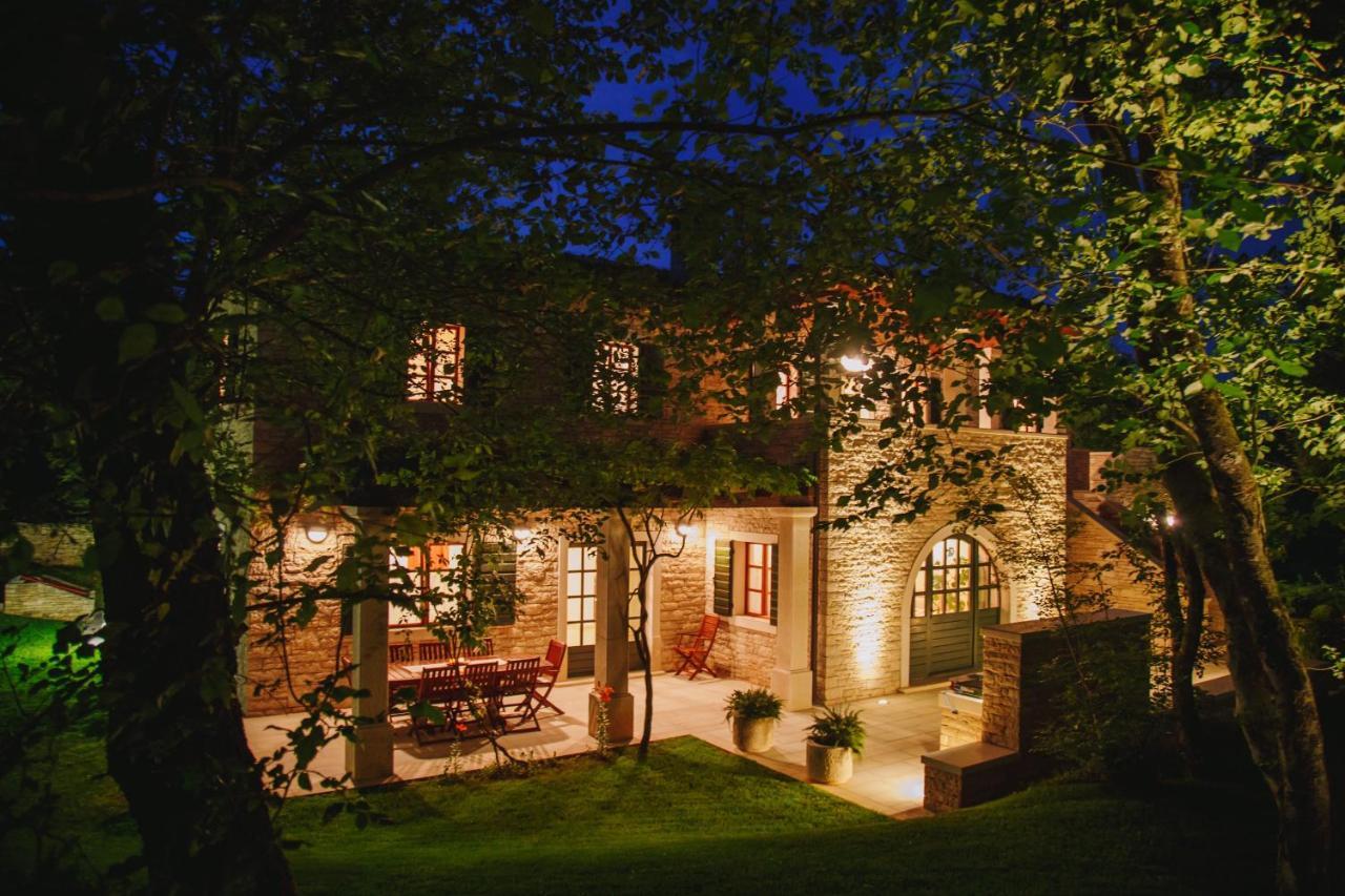 Villa Kringa Tinjan Buitenkant foto