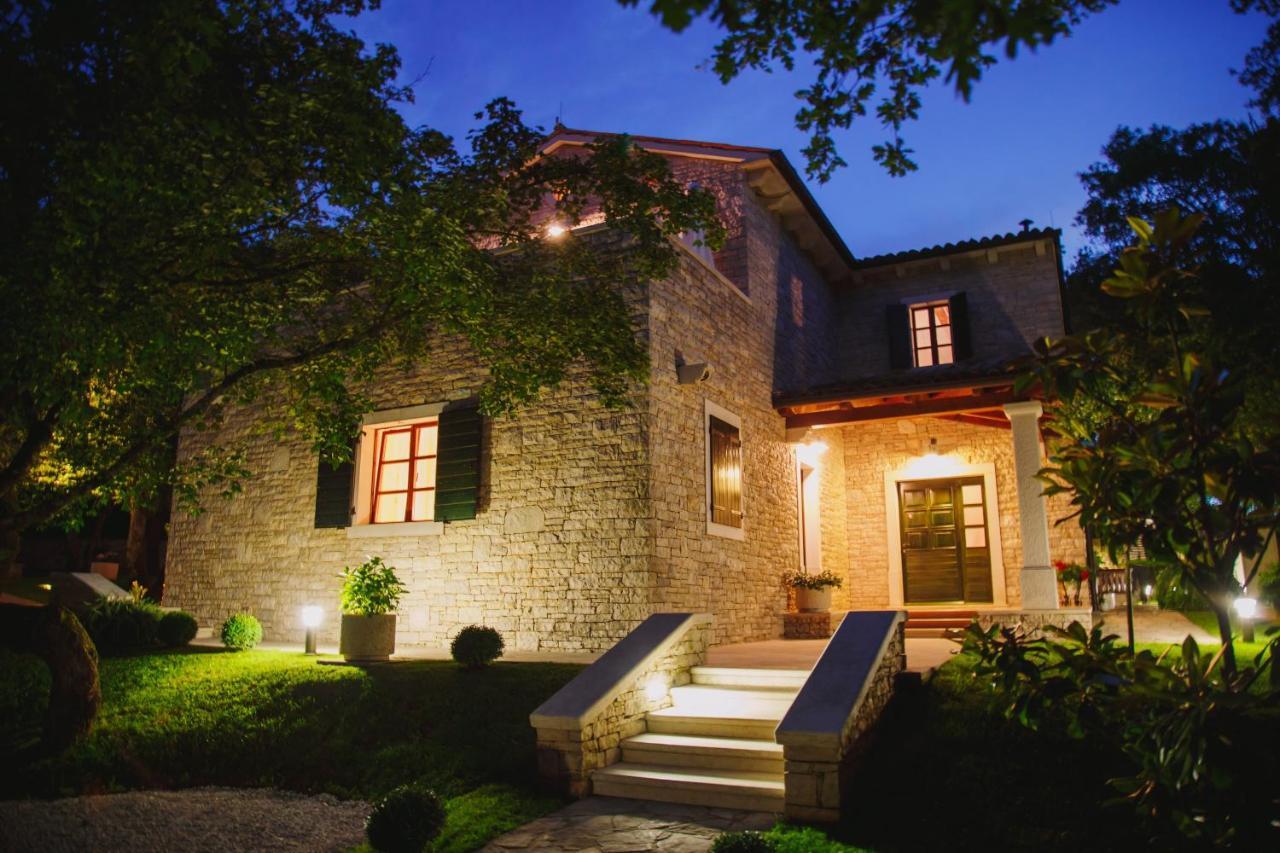 Villa Kringa Tinjan Buitenkant foto